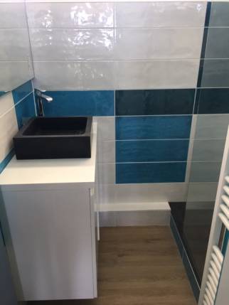 Nouvelle salle de bain rénovée avec son vasque sur plan - Nantes 44