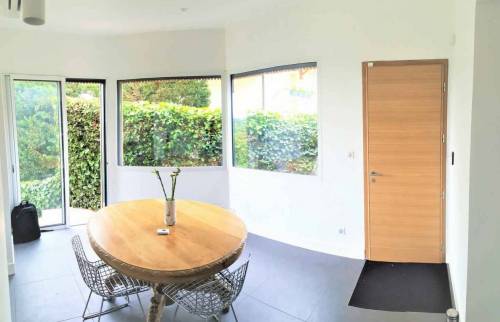 Extension moderne en bois à Grenoble Sud (38100)