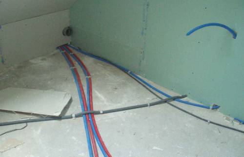 La pose des câblages et fluides