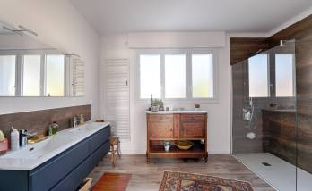salle de bain rustique moderne rénovée