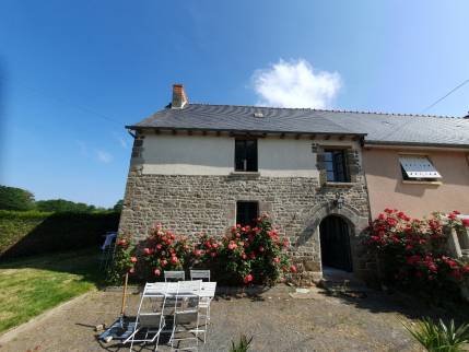 Rénovation énergétique (avant) : Avant les travaux de rénovation énergétique pour améliorer la performance thermique de la maison