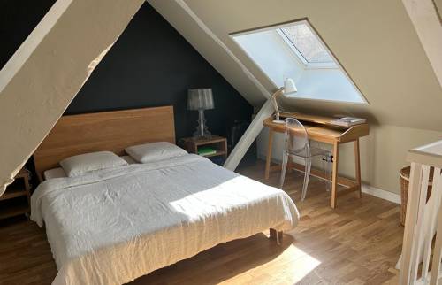 Chambre sous combles rénovée