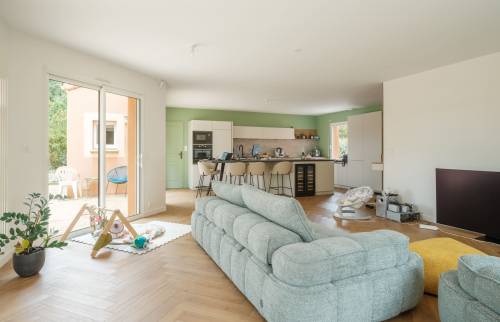 Rénovation intérieure d’une maison des années 2000- Vertou (44120)-salon- cuisine