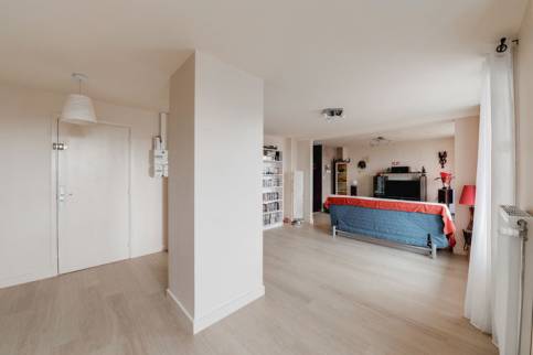 Pose de parquet stratifié au sol