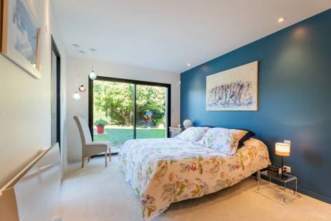 Extension pour créer une suite parentale de plain pied : zoom sur la chambre - Chasselay (69380) 