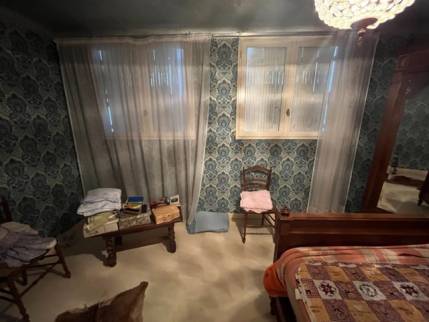 Chambre démodée avant travaux de rénovation de mur et plafond - Nantes 44