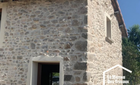 Façade maison en pierre jointement à la chaux APRES