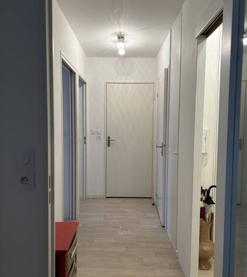 Rénovation couloir d’entrée à Bain-de-Bretagne