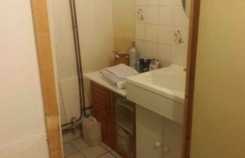 Salle de bains avant