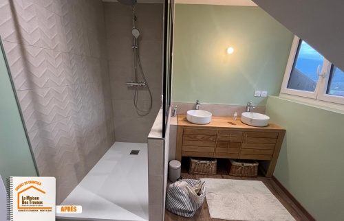  isolation toiture intérieure, fenêtres de toit combles, cloisonnement combles, revêtement sol combles, éclairage LED combles