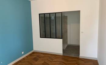 Verrières d'atelier à Outreau, entre la chambre et la salle de bain