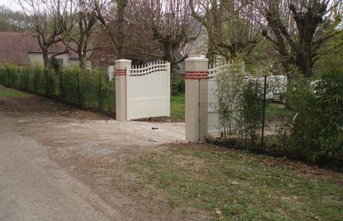 Piles et portail finis à CHAMBON SUR CISSE (41)