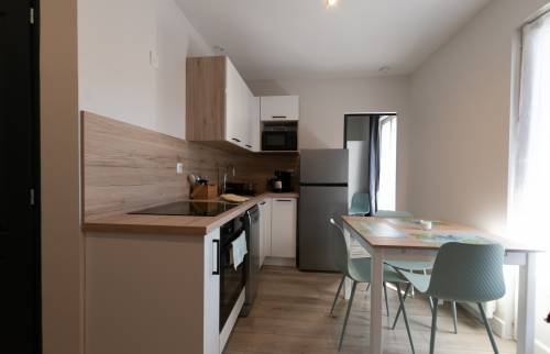 Rénovation T1 Aix-Les-Bains cuisine après 1