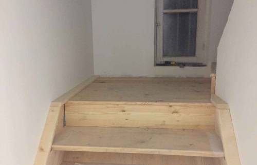 Pose des marches et contremarche de l'escalier - Pontoise