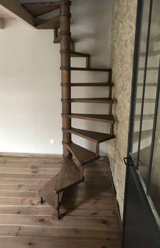 Bureau Alleins avec escalier mezzanine