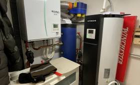 Unité intérieure de pompe à chaleur air-eau posée en rénovation énergétique - Saint-Marcel-lès-Valence 26320