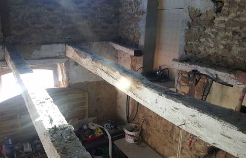 Isolation et plancher autoporté à Bourseul (avant travaux : focus solives)