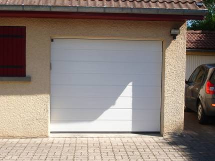 Remplacement d'une porte de garage près d'Aix-les-Bains