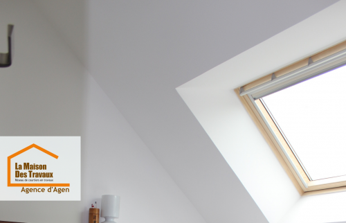 Lumière naturelle et isolation maîtrisée : un aménagement de combles lumineux réalisé près d’Agen.