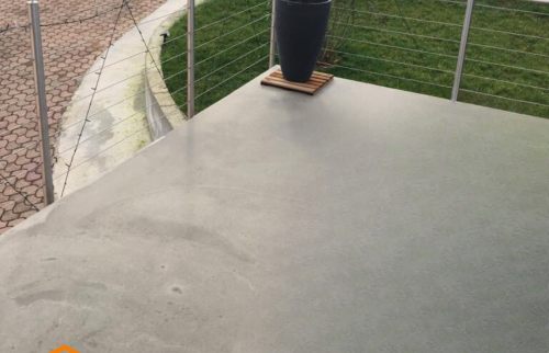 terasse en béton brut