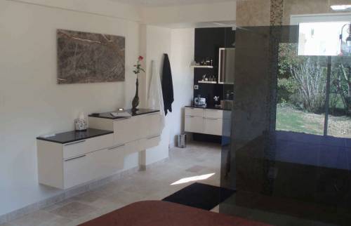 Installation d'un chauffage au sol dans une salle de bain SPA à Seillac