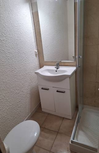 Salle d'eau appartement rénové La Maison Des Travaux Ales