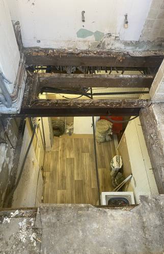 Dépose complète du plancher et des solives pour remise à neuf