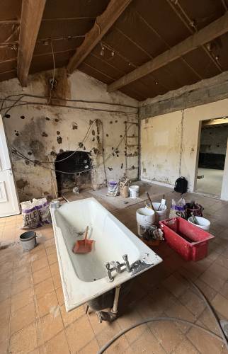 Transformation d'un petit bien ancien en logement à Indre 3