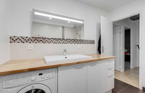 Rénovation complète d’un appartement à Fontenay-Aux-Roses salle de bain buanderie