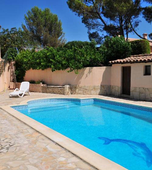 Piscine avec des motifs Bayeux