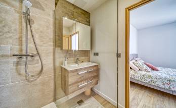 salle de bain attenante à la chambre parentale