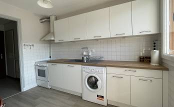 Une cuisine pratique et lumineuse