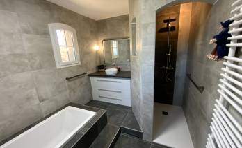Salle de bain aprés rénovation La Maison Des Travaux Ales