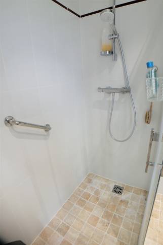 Douche à l'italienne à Thomery