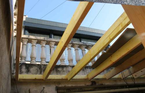 Travaux en cours - Extension du garage et de la terrasse pour cette maison de ville située à Vertou (44)