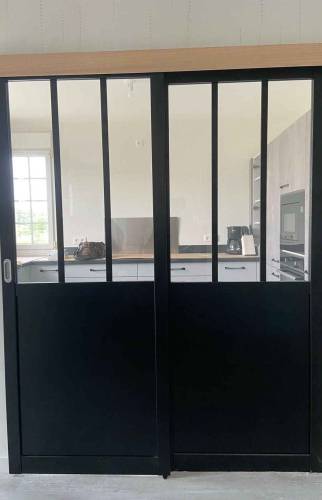 Installation porte verrière noire coulissante - Rosporden (29140)