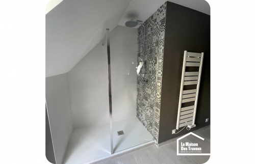 Travaux de rénovation dans une maison 