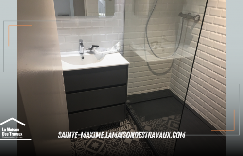 l'installation d'un meuble sans pieds pour faciliter le nettoyage