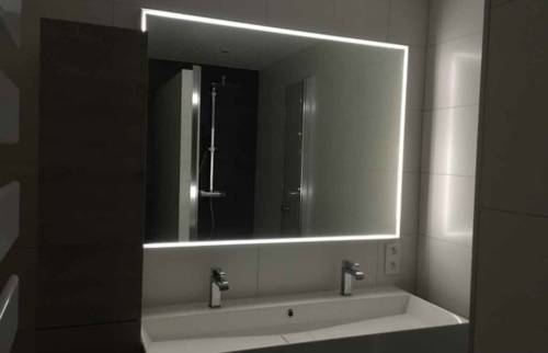 Salle de bain, miroir rétro-éclairé, Mulhouse
