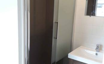 Une nouvelle douche pour cette salle de bains
