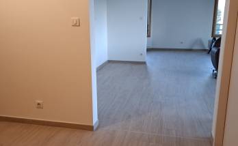 Rénovation d'appartement avec pose de carrelage imitation parquet - Lagnieu 01150