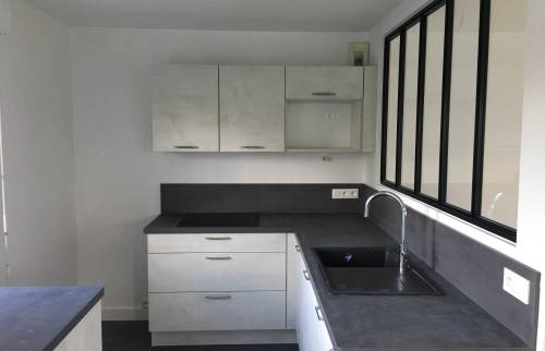 pose d'une verrière pour rénovation d'une cuisine