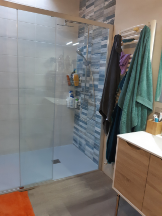 Nouvelle salle de bain après travaux de rénovation - Bourg-en-Bresse 01