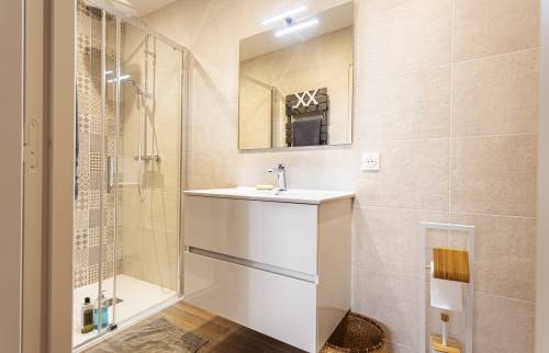 Salle de douche secondaire