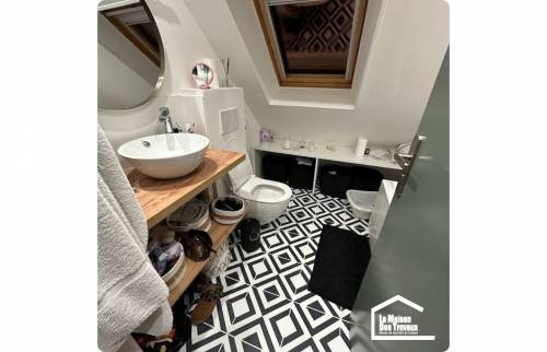 Salle de bain mansardée 