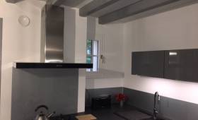 Rénovation en peinture et remplacement des sols d’une maison 