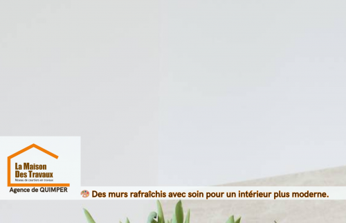 Des murs rafraîchis avec une peinture lumineuse pour moderniser l’espace, dans un projet piloté par Lucie Pouliquen.