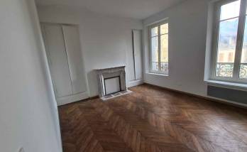 ponçage et vernissage parquet du salon Sens (89) 