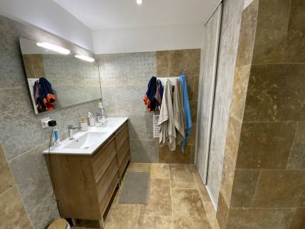 Aménagement d'une salle de bain dans un agrandisement