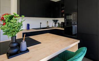 Fourniture et pose d'une cuisine avec ilot central